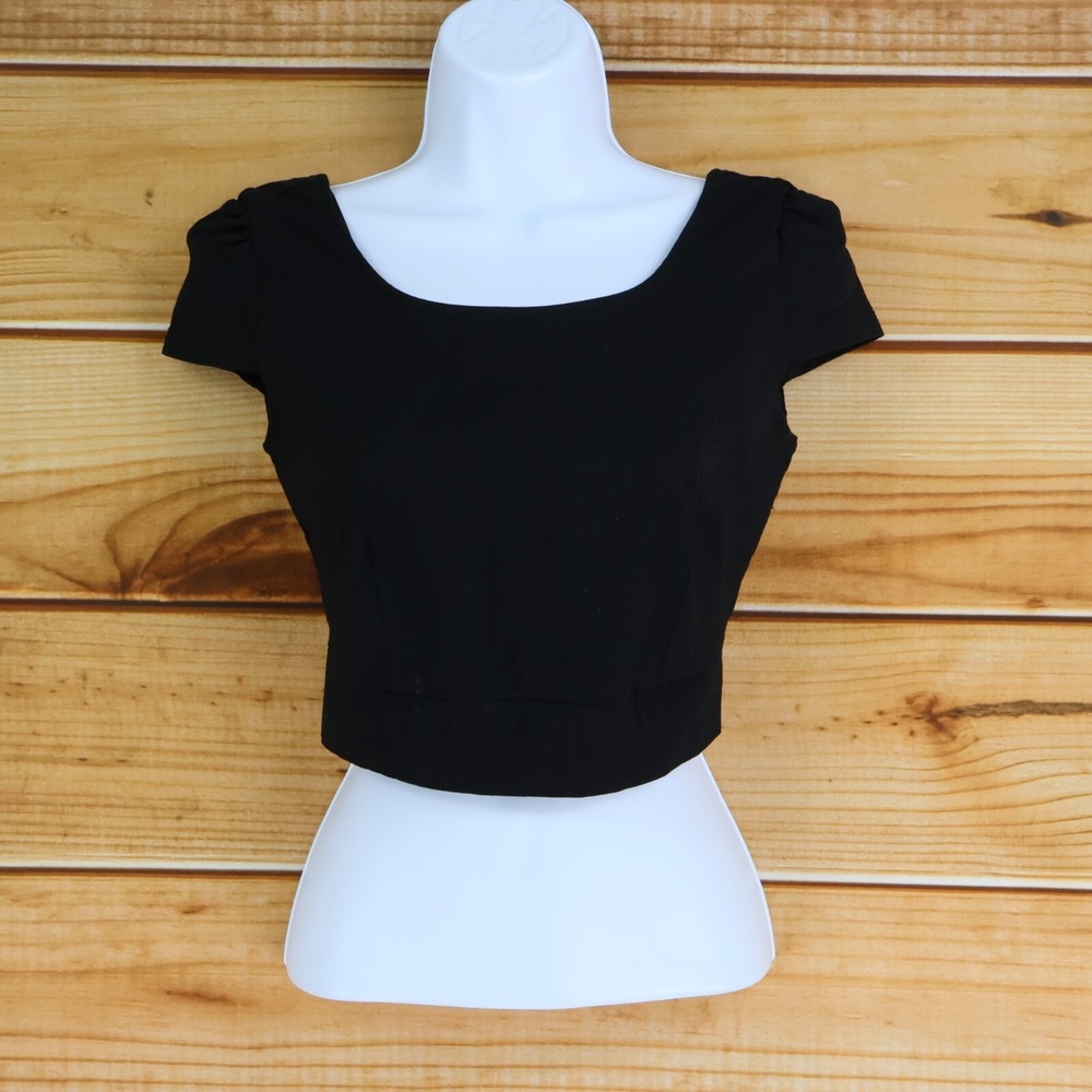 MINE Cropped Cap Sleeve Shirt Womens Sz‎ M Black Stretch Open Back Zipper Dressy